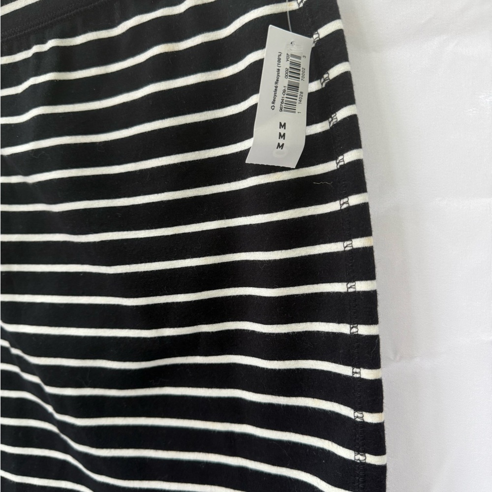 Old Navy Black and White Striped Pencil Skirt